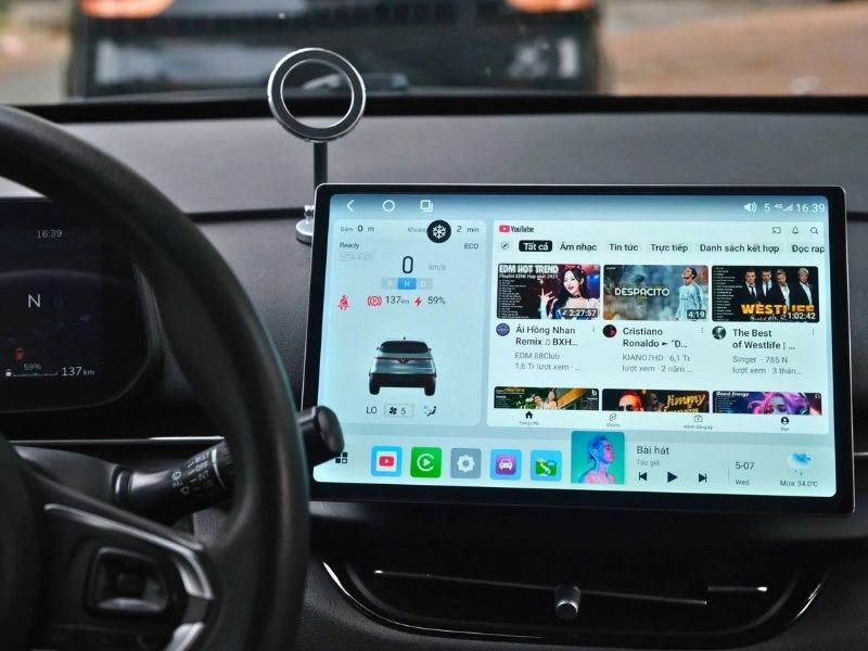 Màn hình lớn 12.5 inch